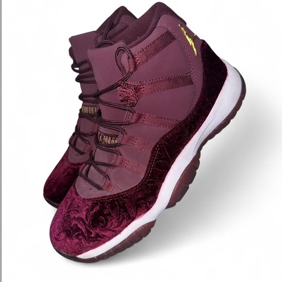 air jordan 11 retro velvet maroon